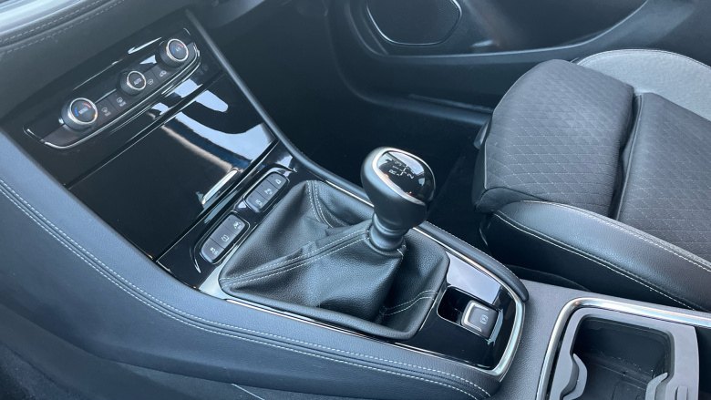 Vauxhall Grandland X 1.2 Turbo SRi Nav 5dr Petrol Hatchback